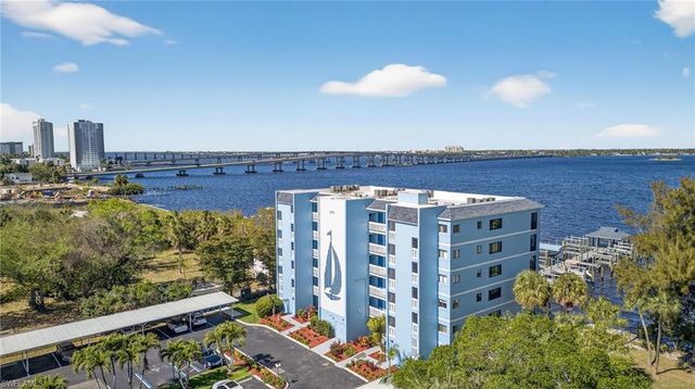 2711 1st ST 203, Fort Myers, FL 33916