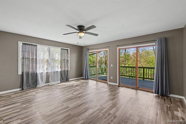 4725 Hickory Drive, Highland, MI 48356