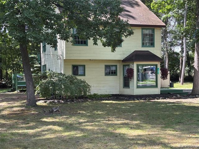 4725 Hickory Drive, Highland, MI 48356