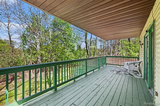 4725 Hickory Drive, Highland, MI 48356