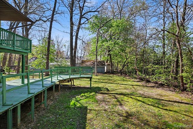 4725 Hickory Drive, Highland, MI 48356