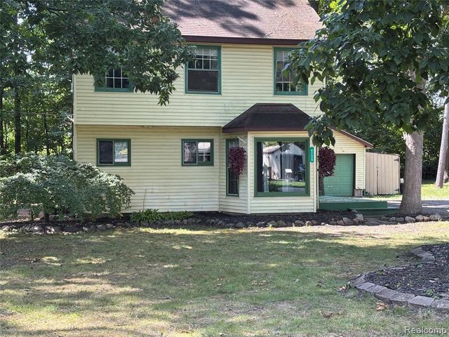 4725 Hickory Drive, Highland, MI 48356