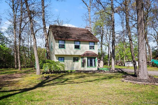 4725 Hickory Drive, Highland, MI 48356