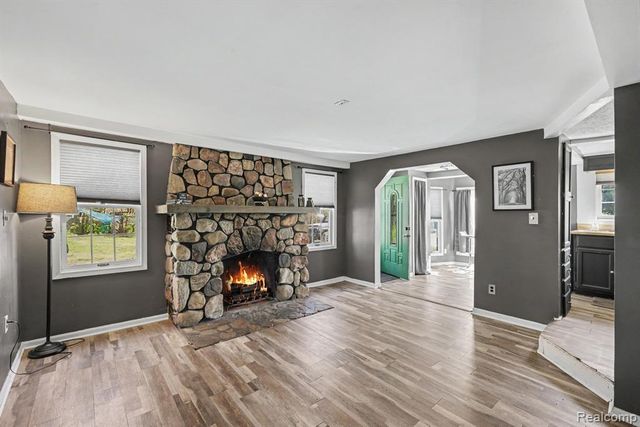 4725 Hickory Drive, Highland, MI 48356