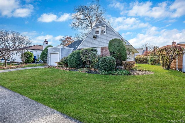 78 Patton Boulevard, New Hyde Park, NY 11040