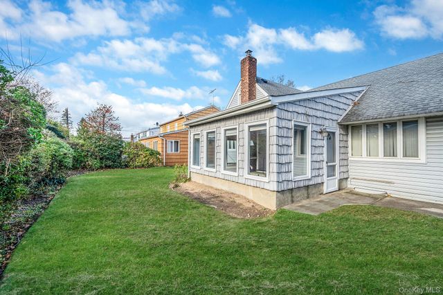 78 Patton Boulevard, New Hyde Park, NY 11040