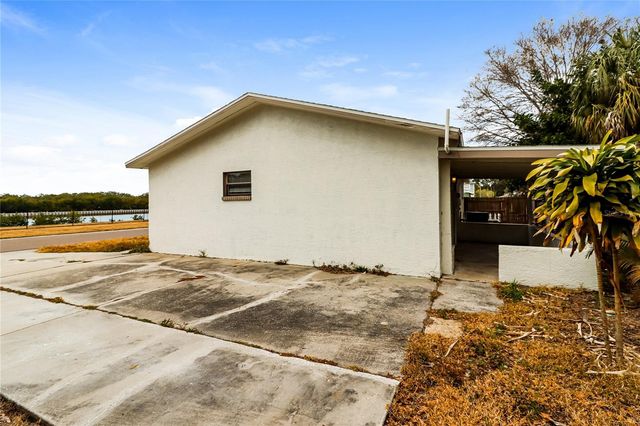 2740 38TH STREET S, St Petersburg, FL 33711