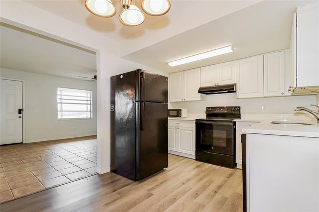 2740 38TH STREET S, St Petersburg, FL 33711