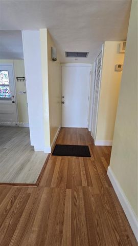 3000 Marcos Dr P304, Aventura, FL 33160