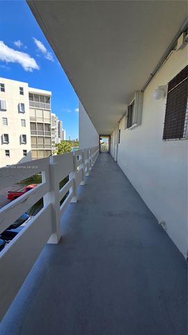 3000 Marcos Dr P304, Aventura, FL 33160