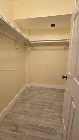 3000 Marcos Dr P304, Aventura, FL 33160