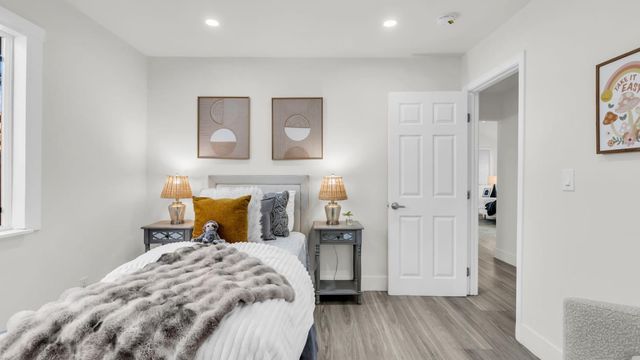 186 Fair Oaks Street, Mountain View, CA 94040