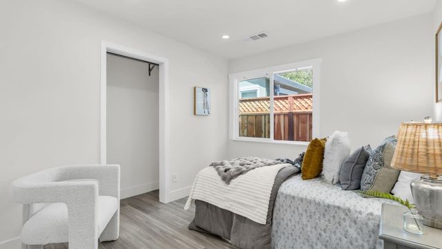 186 Fair Oaks Street, Mountain View, CA 94040