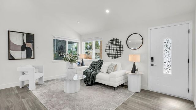 186 Fair Oaks Street, Mountain View, CA 94040