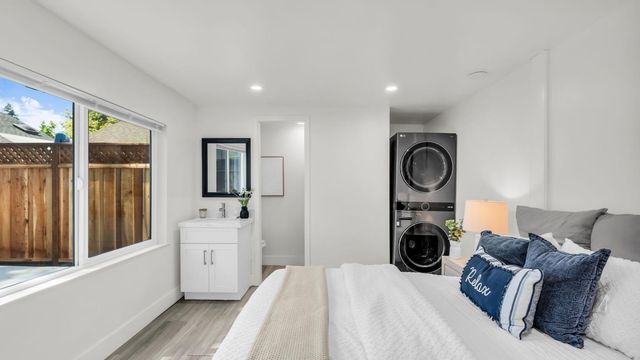 186 Fair Oaks Street, Mountain View, CA 94040
