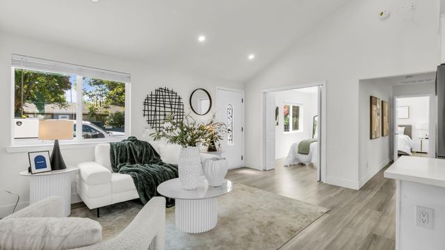 186 Fair Oaks Street, Mountain View, CA 94040