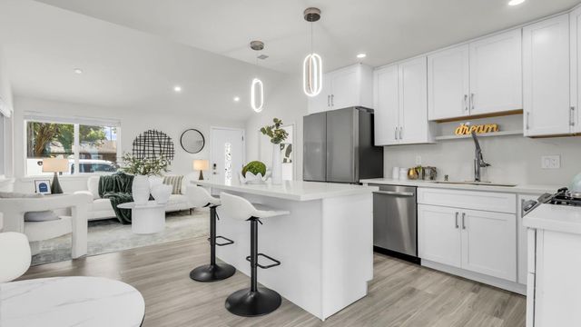 186 Fair Oaks Street, Mountain View, CA 94040
