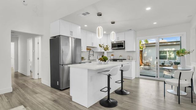 186 Fair Oaks Street, Mountain View, CA 94040