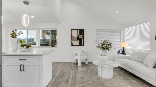 186 Fair Oaks Street, Mountain View, CA 94040