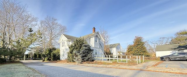 982 Roanoke Avenue, Riverhead, NY 11901