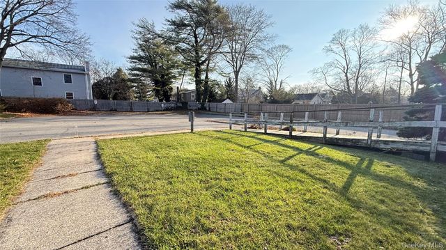 982 Roanoke Avenue, Riverhead, NY 11901