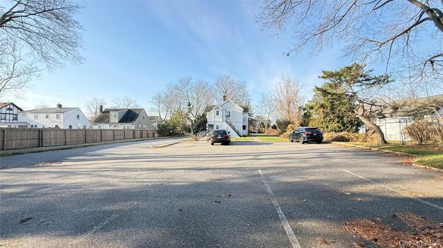 982 Roanoke Avenue, Riverhead, NY 11901