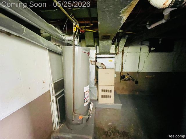 20817 Atlantic Avenue, Warren, MI 48091