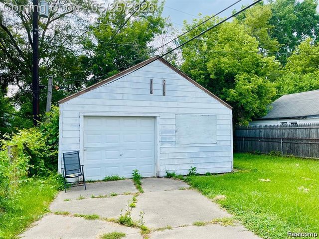 20817 Atlantic Avenue, Warren, MI 48091