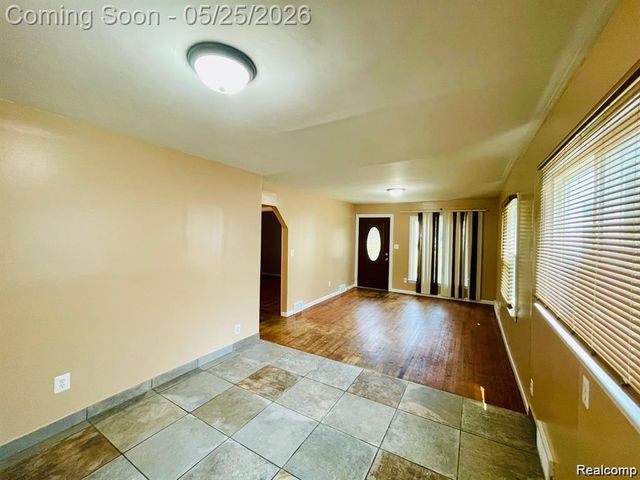 20817 Atlantic Avenue, Warren, MI 48091