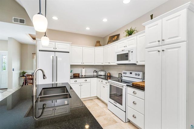 4911 Greystone Street, Hermantown, MN 55811