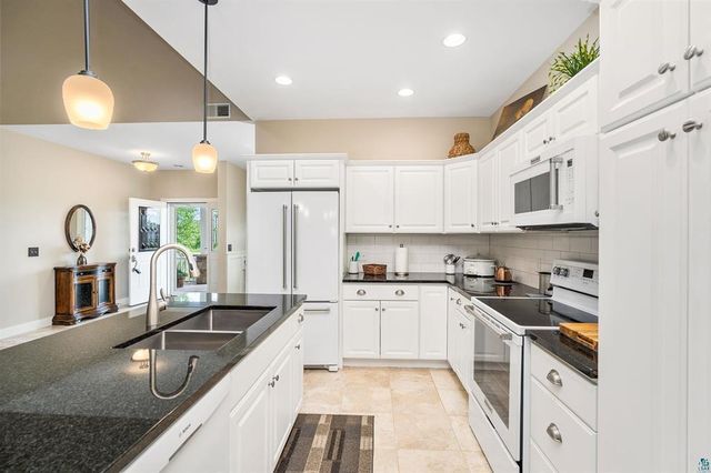 4911 Greystone Street, Hermantown, MN 55811