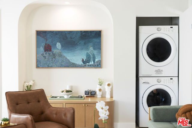 725 N Harvard Boulevard, Los Angeles, CA 90029