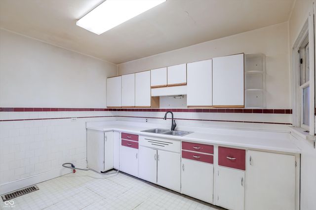 6429 Shanghai Road, Indianapolis, IN 46278