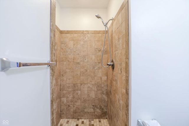 6429 Shanghai Road, Indianapolis, IN 46278