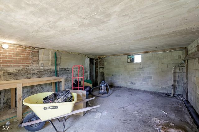 6429 Shanghai Road, Indianapolis, IN 46278