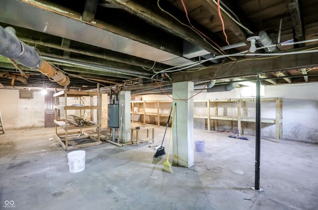 6429 Shanghai Road, Indianapolis, IN 46278