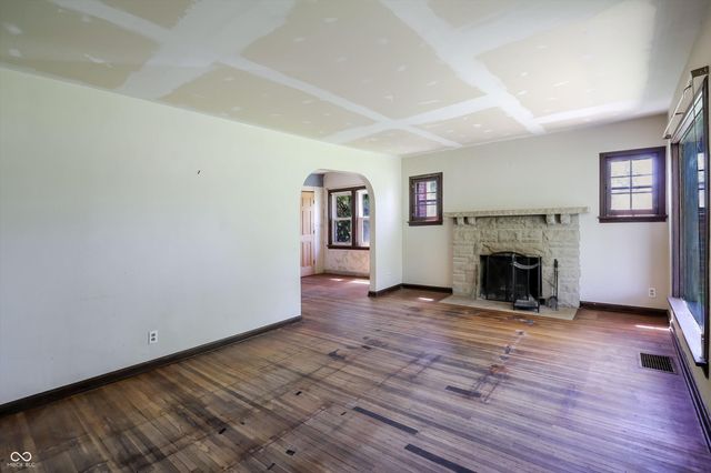 6429 Shanghai Road, Indianapolis, IN 46278