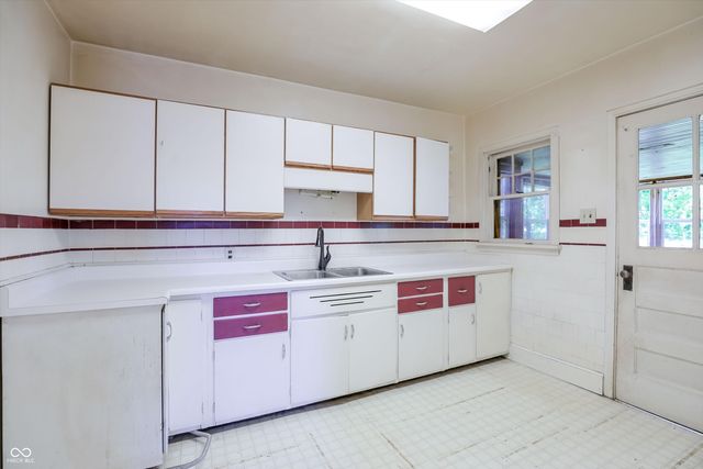6429 Shanghai Road, Indianapolis, IN 46278