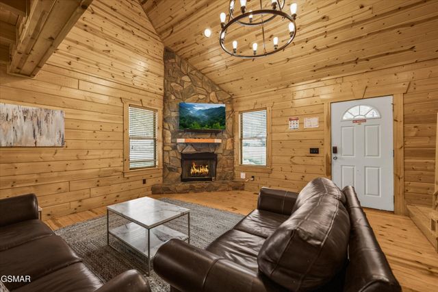 143 White Oak Resort Way, Gatlinburg, TN 37738