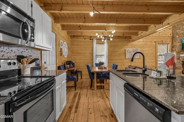 143 White Oak Resort Way, Gatlinburg, TN 37738