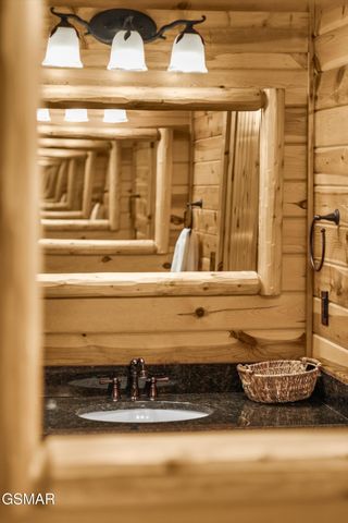 143 White Oak Resort Way, Gatlinburg, TN 37738
