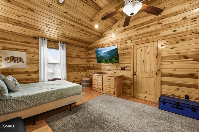 143 White Oak Resort Way, Gatlinburg, TN 37738