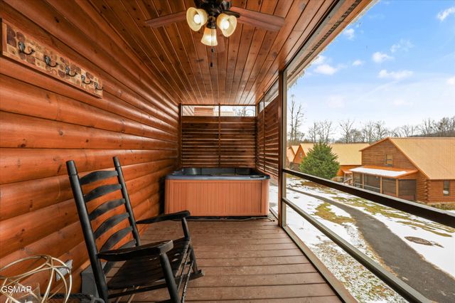 143 White Oak Resort Way, Gatlinburg, TN 37738