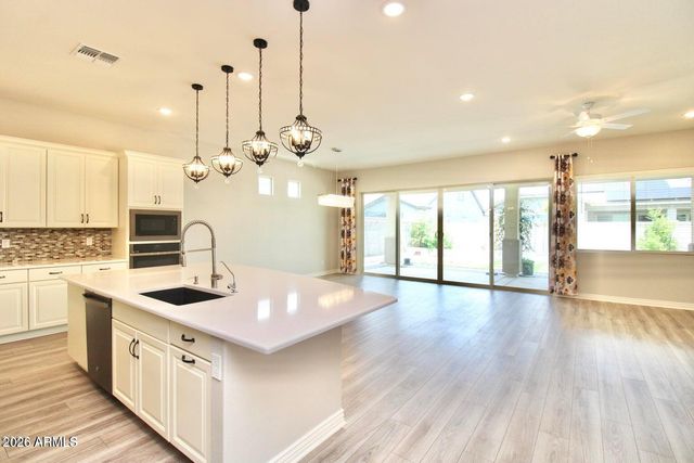 15078 W ROOSEVELT Street, Goodyear, AZ 85338