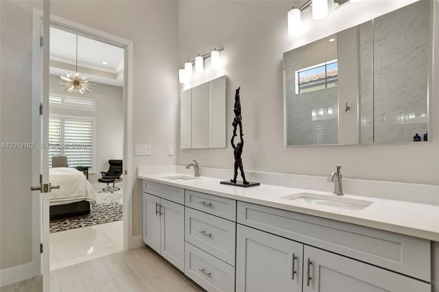 8044 Ironwood Way, Parkland, FL 33067