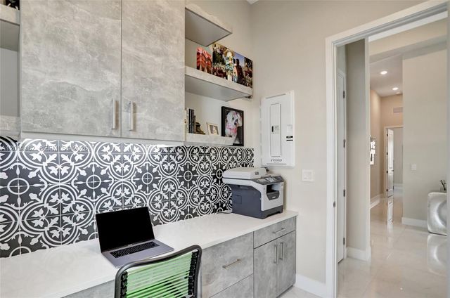 8044 Ironwood Way, Parkland, FL 33067