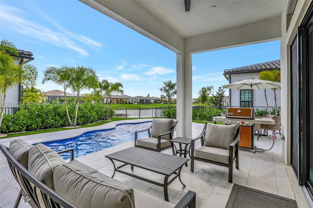 8044 Ironwood Way, Parkland, FL 33067