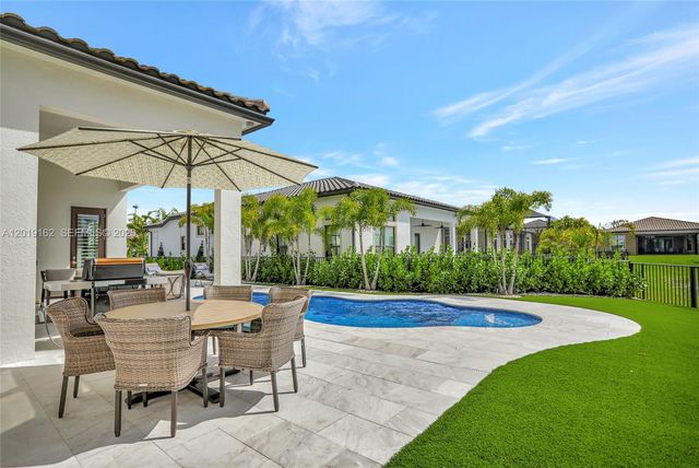 8044 Ironwood Way, Parkland, FL 33067