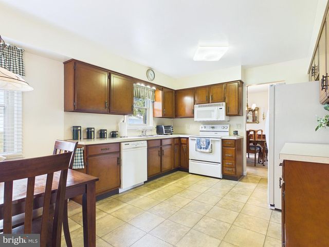 2414 RYE CIRCLE, Mechanicsburg, PA 17055