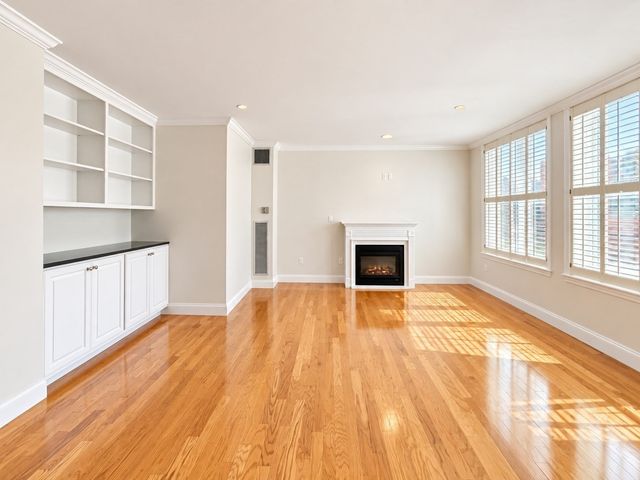 73 Chelsea St 109, Boston, MA 02129